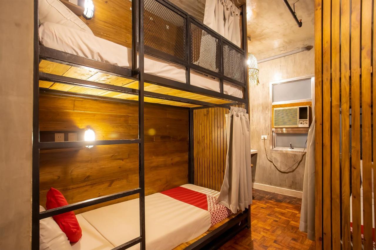 Oyo 821 Connector Hostel Makati City Exterior photo